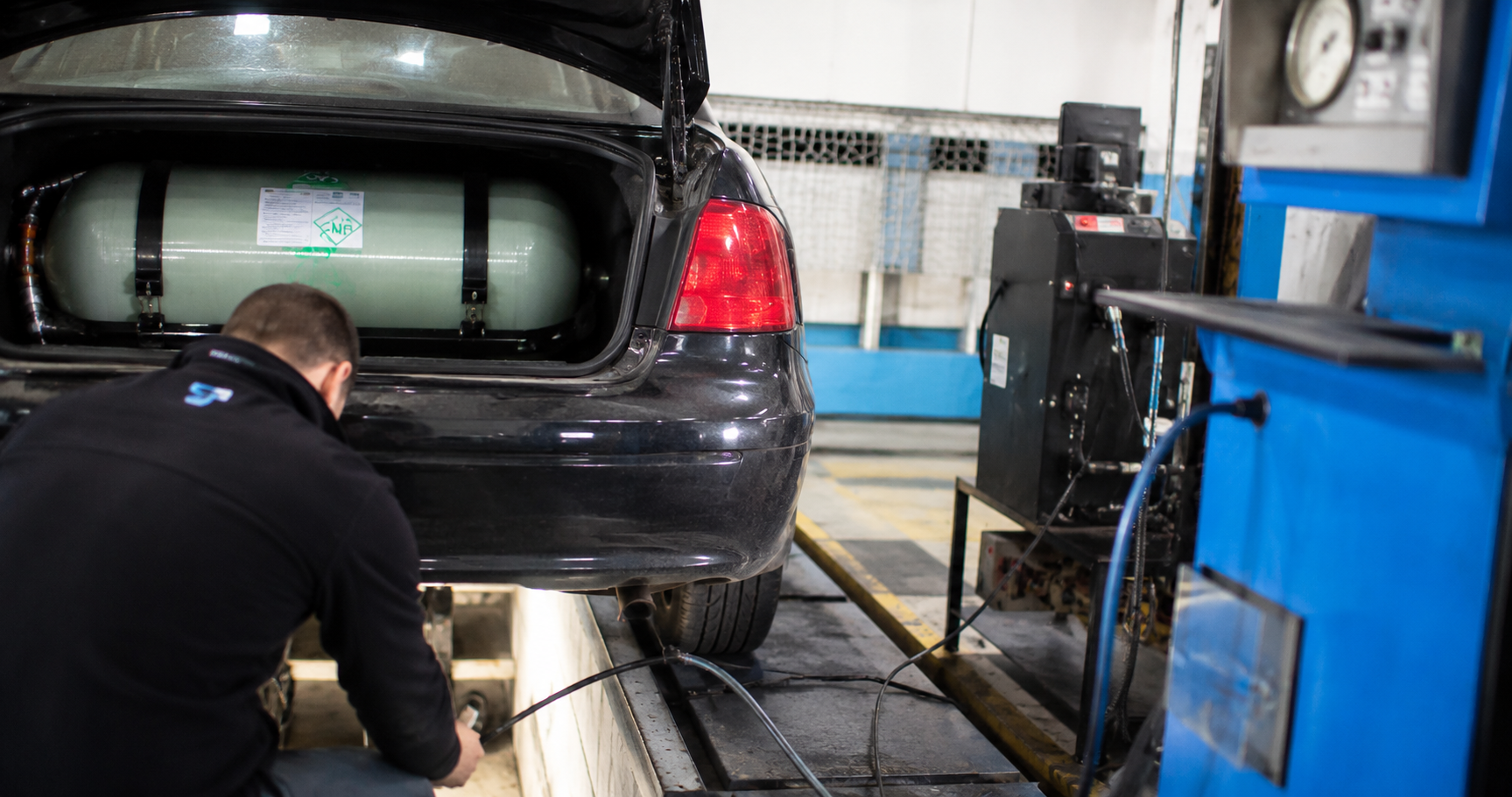 Kako funkcionisu punjenje metana CNG korak-po-korak, pritisak i greske